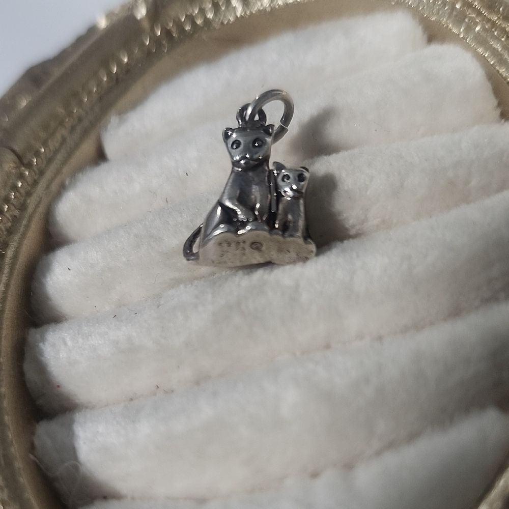 Jezlaine Vintage Sterling Silver Sitting Cat and Kitten JEZ 925 - Picture 4 of 4